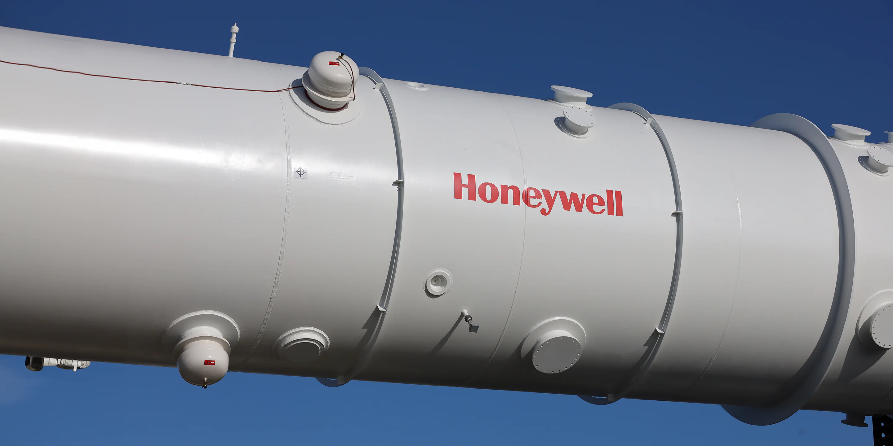 hon uop large scale lng plants