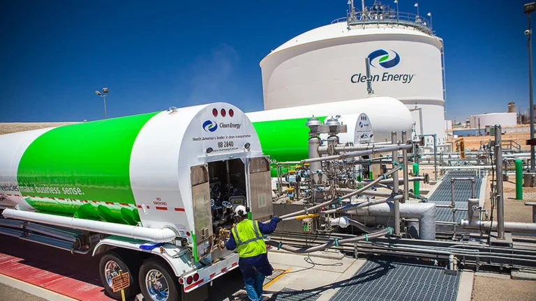 clean energy fuels commercial lng fueling 2 768x432